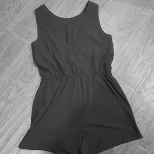 NWOT🔴 Xersion romper with pockets